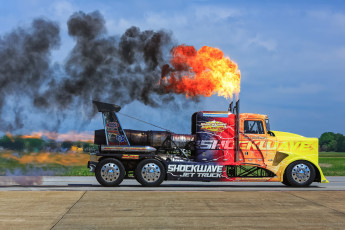 Картинка автомобили freightliner грузовик