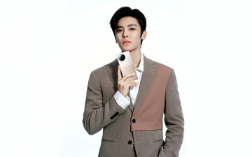 Картинка мужчины hou+ming+hao актер телефон пиджак