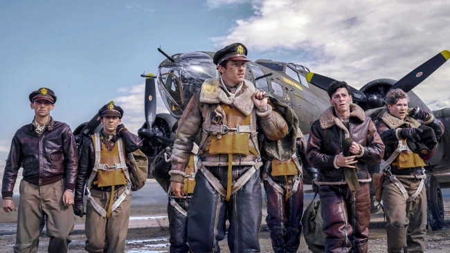 Обои картинки фото masters of the air , мини–сериал 2024 – , кино фильмы, masters of the air, властелины, воздуха, военный, боевик, история, apple, tv, кадры, из, фильма