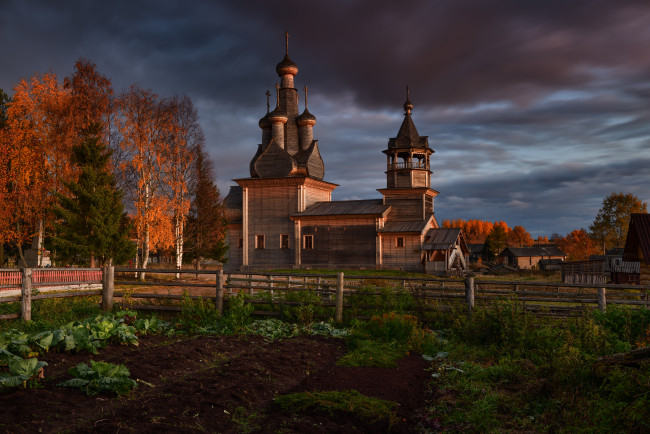 Обои картинки фото города, - православные церкви,  монастыри, деревянное, зодчество, архангельская, область, вдоль, онеги, цeркoвь