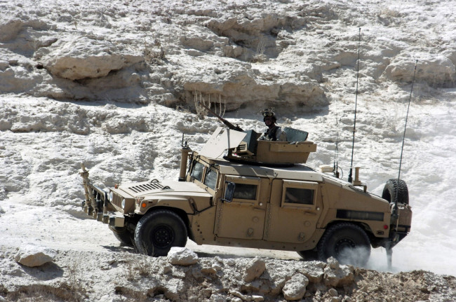 Обои картинки фото техника, военная, горы, снег, хаммер