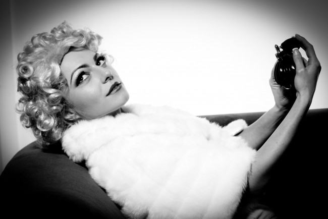 Обои картинки фото -Unsort Блондинки, девушки, unsort, блондинки, парфюм, парик