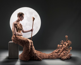 Картинка фэнтези фотоарт одежда луна посох девушка фантазия пальцы ладони