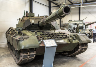 Картинка leopard+1+a5 техника военная+техника музей вооружение бронетехника