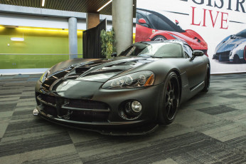 Картинка dodge+viper автомобили выставки+и+уличные+фото автосалон выставка