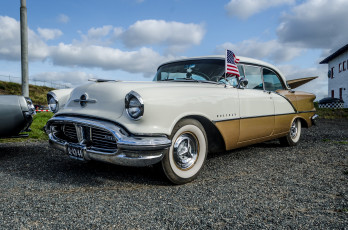 Картинка oldsmobile+holiday+1956 автомобили выставки+и+уличные+фото выставка автошоу ретро история