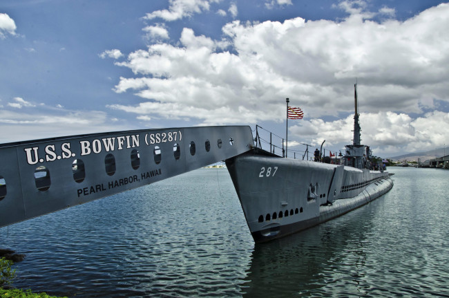 Обои картинки фото pearl harbor, корабли, подводные лодки, причал, трап, субмарина