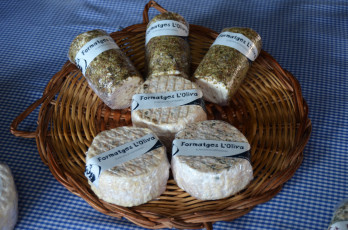 Картинка quesos+de+formatges+l`oliva еда сырные+изделия сыр