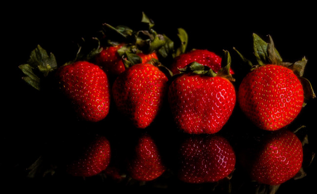 Обои картинки фото еда, клубника,  земляника, клубничка