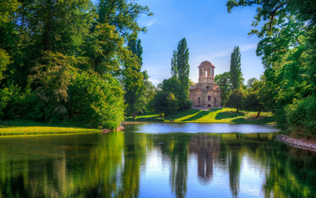 Обои картинки фото природа, парк, небо, дом, башня, пруд, деревья