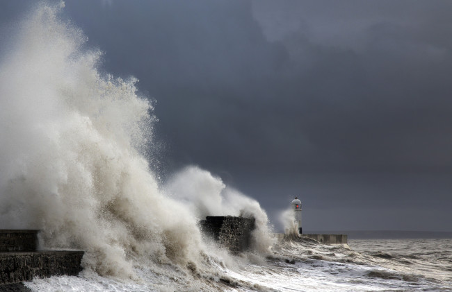 Обои картинки фото природа, маяки, прибой, мол, маяк