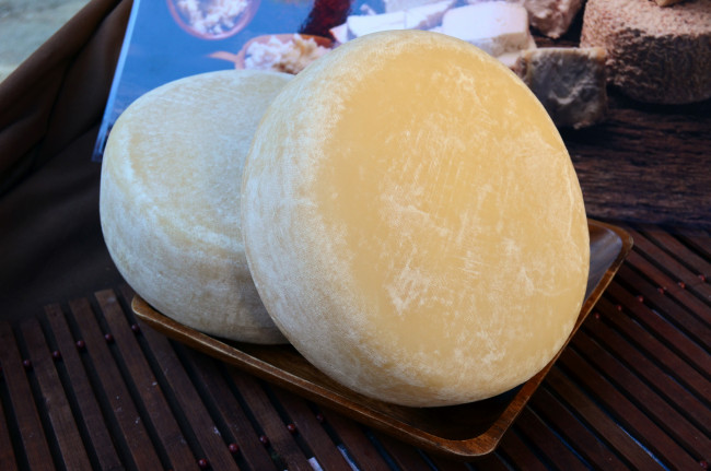 Обои картинки фото petit montseny, еда, сырные изделия, сыр