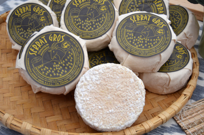 Обои картинки фото serrat gros, еда, сырные изделия, сыр