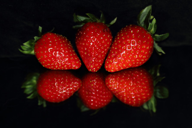 Обои картинки фото еда, клубника,  земляника, клубничка
