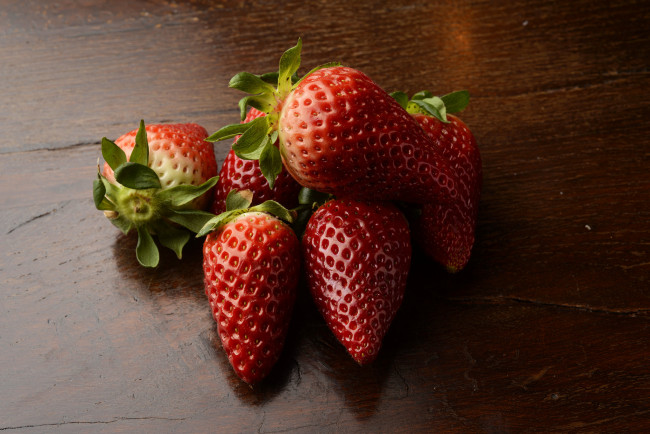 Обои картинки фото еда, клубника,  земляника, ягоды