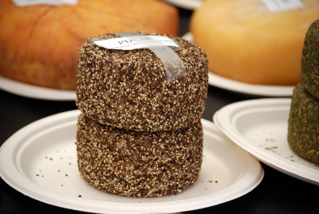 Обои картинки фото lactium 2012, еда, сырные изделия, сыр