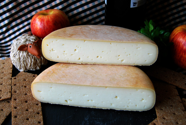 Обои картинки фото pla d`eroles, еда, сырные изделия, сыр