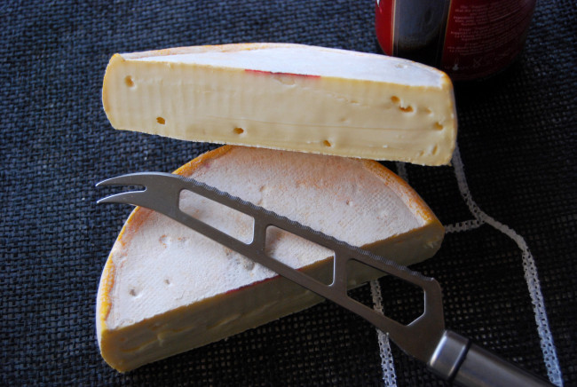 Обои картинки фото reblochon, еда, сырные изделия, сыр