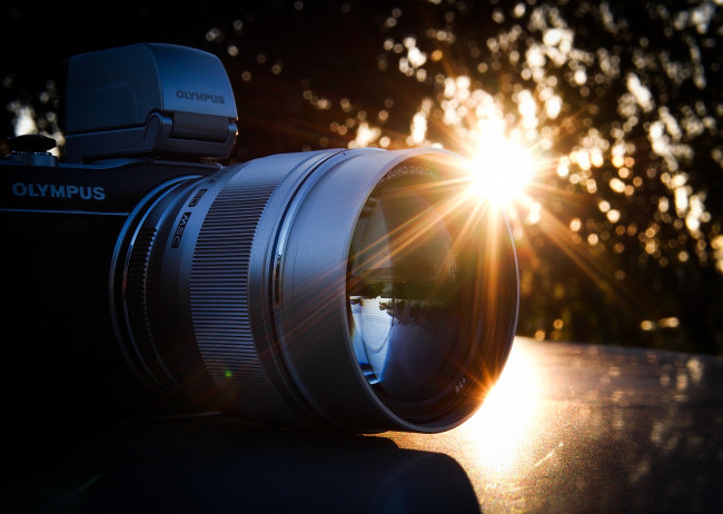 Обои картинки фото бренды, olympus, олимпус, фотоаппарат, камера, солнце