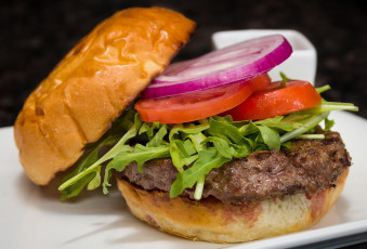 Картинка еда бутерброды +гамбургеры +канапе гамбургер котлета лук салат помидор