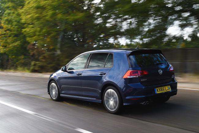 Обои картинки фото автомобили, volkswagen, r-line, golf, 5-door, uk-spec