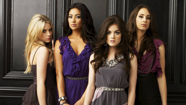 Обои картинки фото кино фильмы, pretty little liars, ashley, benson, lucy, hale, troian, bellisario, shay, mitchell