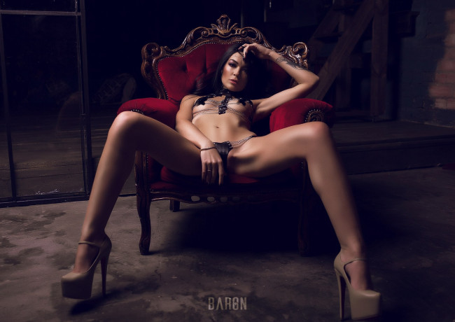 Обои картинки фото девушки, -unsort , брюнетки,  шатенки, фон, взгляд, девушка