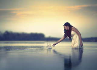 Картинка девушки -unsort+ брюнетки темноволосые кораблик озеро платье брюнетка