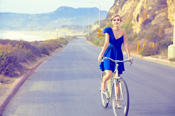 Картинка кирнан+шипка+актриса девушки -unsort+ блондинки +светловолосые celebrities kiernan shipka 2018 актриса кирнан шипка велосипед