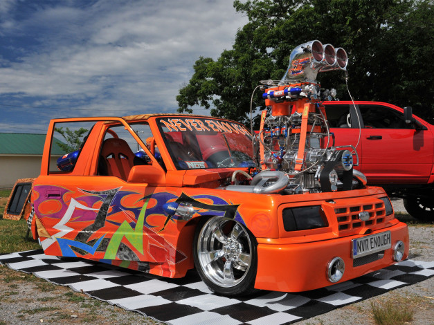 Обои картинки фото автомобили, выставки и уличные фото, suzuki