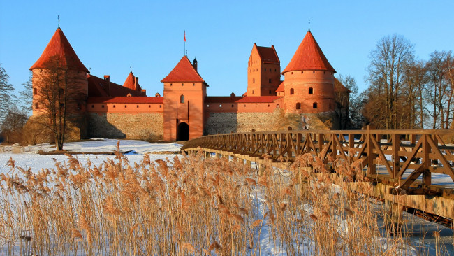 Обои картинки фото города, тракайский замок , литва, trakai, castle