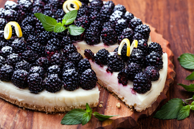 Обои картинки фото еда, пироги, ежевика, ягодный, пирог