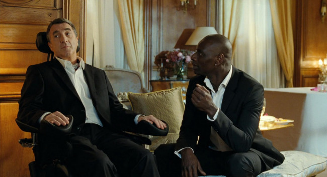 Обои картинки фото кино фильмы, 1 1 intouchables, дрисс, филипп, коляска, комната