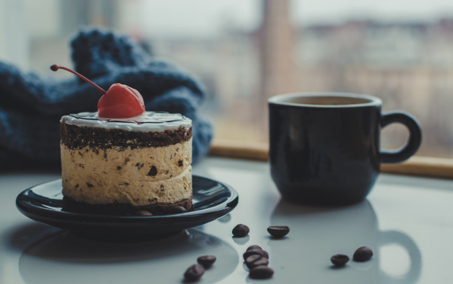 Обои картинки фото еда, торты, торт, вишня, кофе