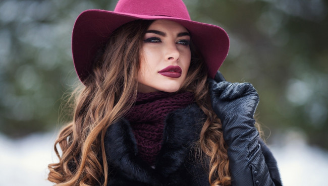 Обои картинки фото девушки, - брюнетки,  шатенки, шляпа