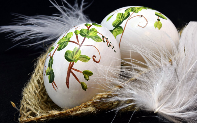 Обои картинки фото праздничные, пасха, пасхальные, яйца, писанки, перышки