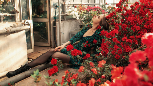 Обои картинки фото девушка - girl, девушки, - брюнетки,  шатенки, девушка, брюнетка, сексуальная, милая, модель, красивая, супер, сладкая, лапочка, симпатичная, классная, нежная, идеальная, няша, яркая, игривая, великолепная, обаятельная, жгучая, спокойная, удивительная