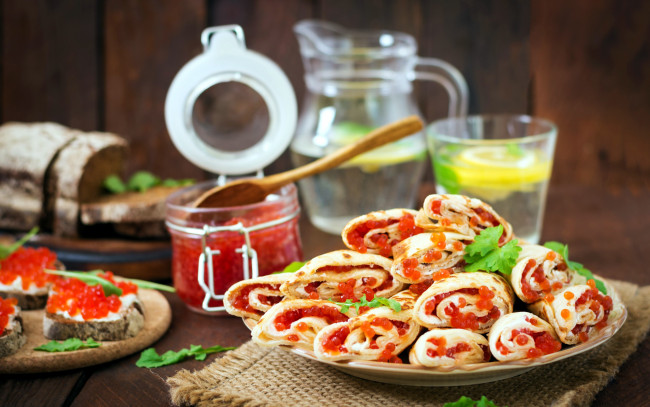 Обои картинки фото еда, блины,  оладьи, икра, красная