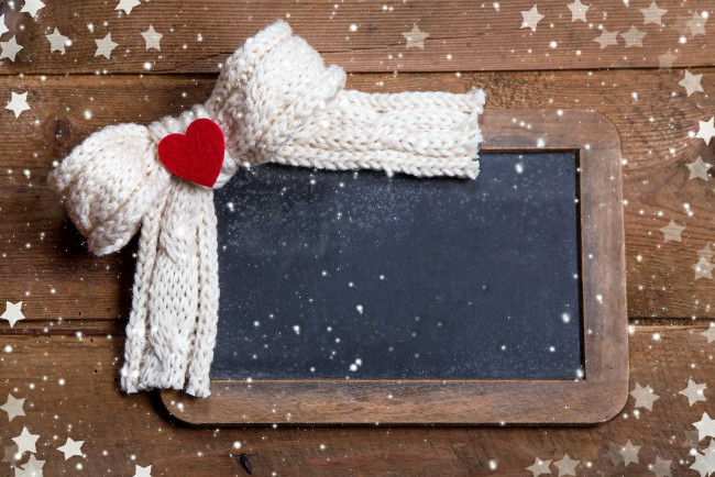 Обои картинки фото разное, одежда,  обувь,  текстиль,  экипировка, звездочки, шарф, сердечко, доска