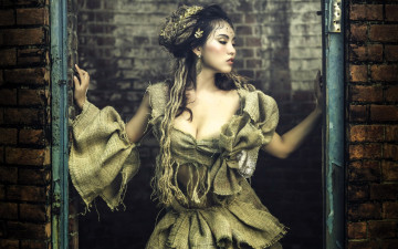 Картинка девушки -+азиатки брюнетка наряд здание