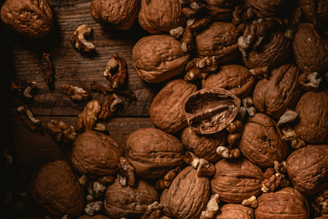 Обои картинки фото еда, орехи,  каштаны,  какао-бобы, грецкие