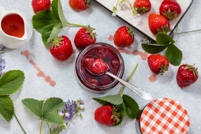 Обои картинки фото еда, мёд,  варенье,  повидло,  джем, клубника