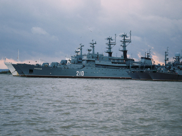 Обои картинки фото ук, смольный, кронштадт, корабли, разные, вместе