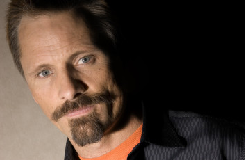 Картинка мужчины viggo mortensen усы борода