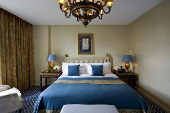 Картинка интерьер спальня подушки кровать