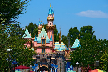 Картинка города диснейленд замок спящей красавицы
