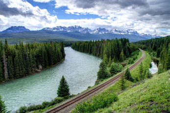 Картинка природа реки озера деревья дорога лес ель облака небо рельсы река горы