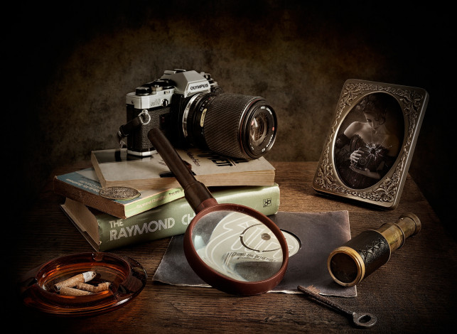 Обои картинки фото разное, предметы быта, фотоаппарат, лупа, ключ