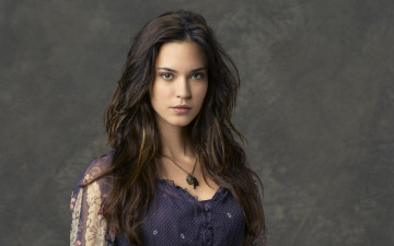 Картинка odette+yustman девушки кулон блузка шатенка odette yustman