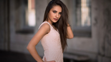 Картинка девушки -+брюнетки +шатенки брюнетка поза